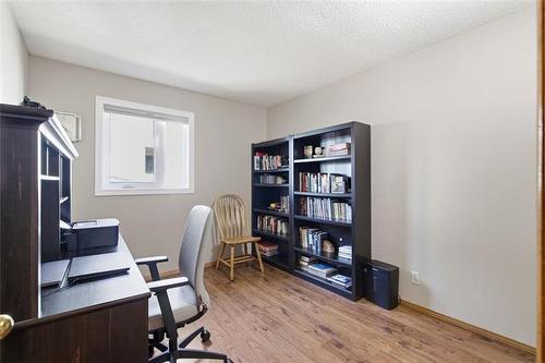 174 Foxmeadow Dr, Winnipeg, MB 