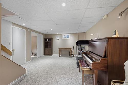 174 Foxmeadow Dr, Winnipeg, MB 