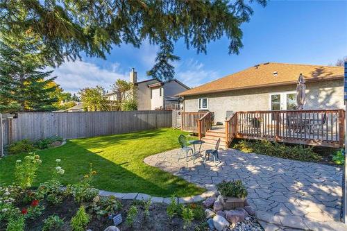 174 Foxmeadow Dr, Winnipeg, MB 