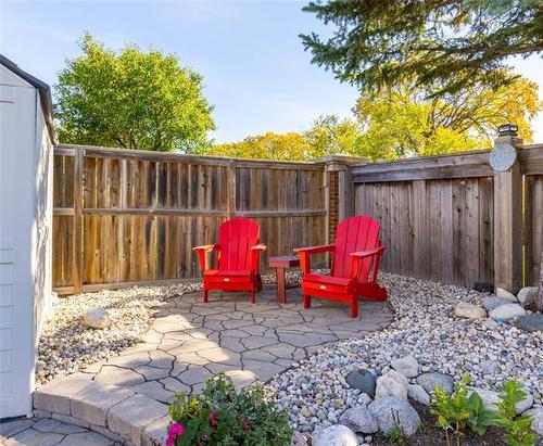 174 Foxmeadow Dr, Winnipeg, MB 