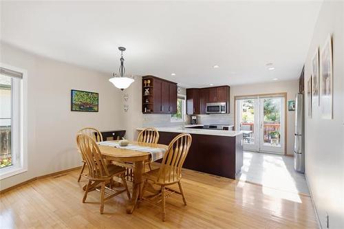 174 Foxmeadow Dr, Winnipeg, MB 