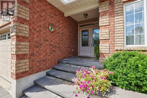 31 FORILLON CRESCENT , Ottawa, Ontario K2M 2W7 5