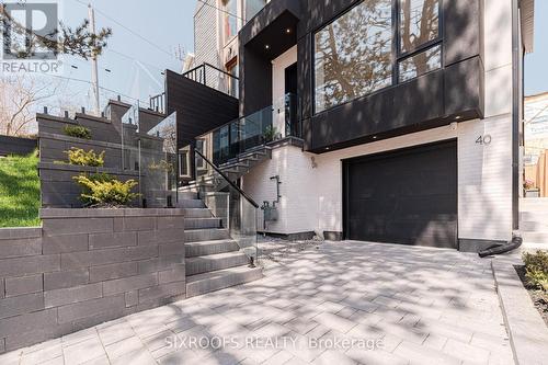 UPPER - 40 MORNINGSIDE AVENUE , Toronto, Ontario M6S 1C4 2