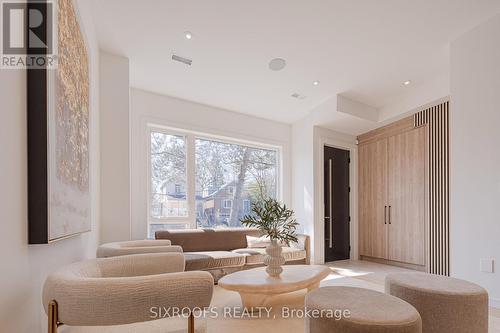 UPPER - 40 MORNINGSIDE AVENUE , Toronto, Ontario M6S 1C4 3
