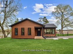 17083 WARDEN AVENUE Whitchurch-Stouffville, ON L4A 2W1