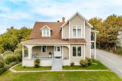 47  - 49 Rue St-Georges  Windsor, QC J1S 1J2