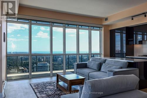 6005 - 7 GRENVILLE STREET , Toronto, Ontario M4Y 0E9 2