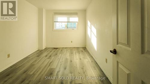 #GROUND UNIT - 41 HICKORYNUT DRIVE , Toronto, Ontario M2J 4W6 3