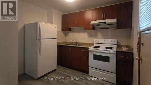 #GROUND UNIT - 41 HICKORYNUT DRIVE , Toronto, Ontario M2J 4W6 5