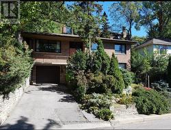 15 WILLARD GARDENS  Toronto, ON M6S 1E9