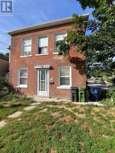 MAIN FLOOR - 46 ROCKCLIFFE BOULEVARD , Toronto, Ontario M6N 4R5 2
