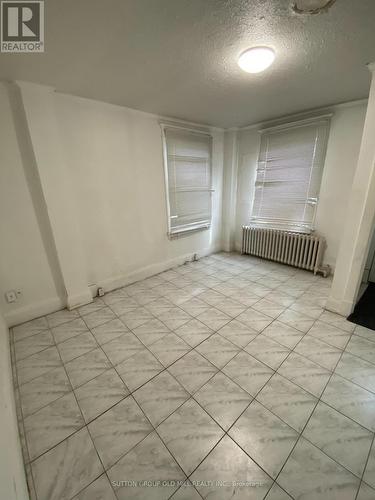 MAIN FLOOR - 46 ROCKCLIFFE BOULEVARD , Toronto, Ontario M6N 4R5 3