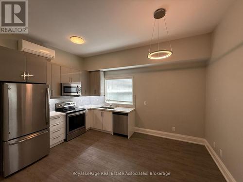 3 - 2548 EGLINTON AVENUE W , Toronto, Ontario M6M 1T1 2