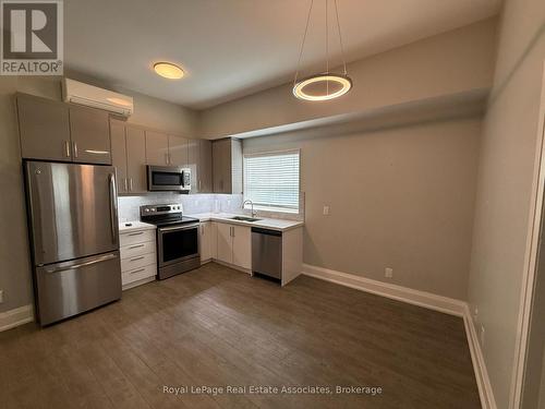 3 - 2548 EGLINTON AVENUE W , Toronto, Ontario M6M 1T1 5