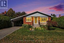 125 JUNIPER STREET E  Ottawa, ON K1E 1A3