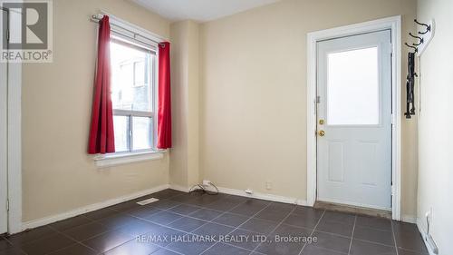 3 - 560 JONES AVENUE , Toronto, Ontario M4J 3H1 2