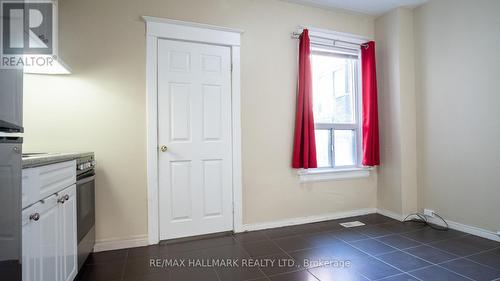 3 - 560 JONES AVENUE , Toronto, Ontario M4J 3H1 3