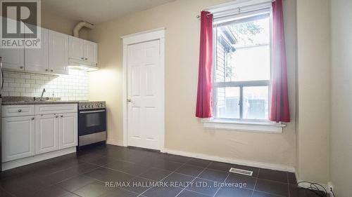 3 - 560 JONES AVENUE , Toronto, Ontario M4J 3H1 4