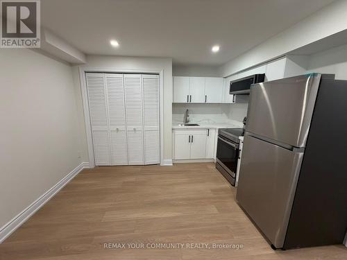 281 FERNDALE DRIVE S , Barrie, Ontario L4N 8K1 4