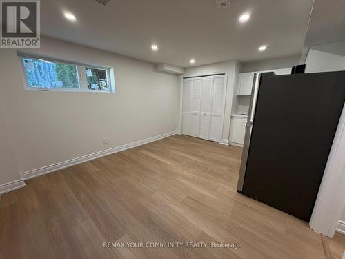 281 FERNDALE DRIVE S , Barrie, Ontario L4N 8K1 5