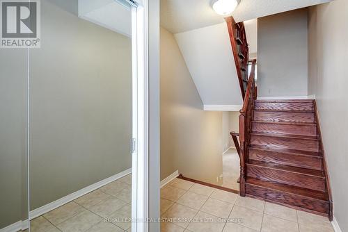 2353 SADDLECREEK CRESCENT , Oakville, Ontario L6M 5J7 4