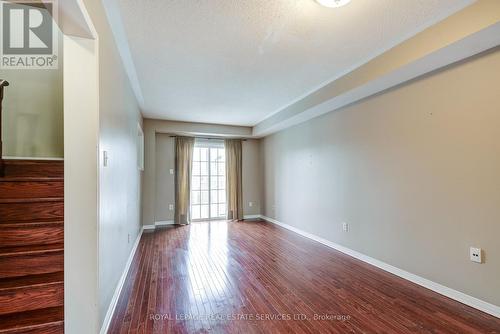 2353 SADDLECREEK CRESCENT , Oakville, Ontario L6M 5J7 5