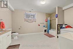 Bathroom/Laundry Combo - 4 pc - In law suite - 