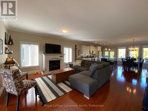 77 FINDLAY DRIVE , Collingwood, Ontario L9Y 0G6 3