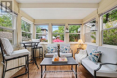 Sunroom offers charm and garden views - 51 Merritt Avenue, Ottawa, ON 