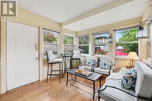 Sunroom offers charm and garden views - 51 Merritt Avenue, Ottawa, ON 