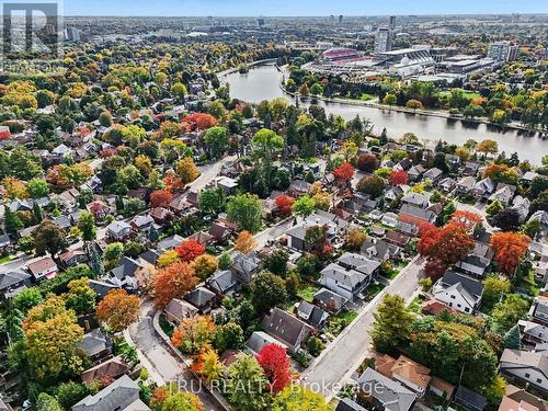 Steps from the Rideau Canal, shops, restaurants - 51 Merritt Avenue, Ottawa, ON 