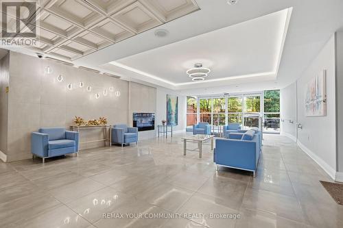 402 - 20 HARDING BOULEVARD , Richmond Hill, Ontario L4C 9S4 3