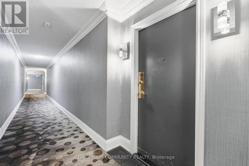 402 - 20 HARDING BOULEVARD , Richmond Hill, Ontario L4C 9S4 4