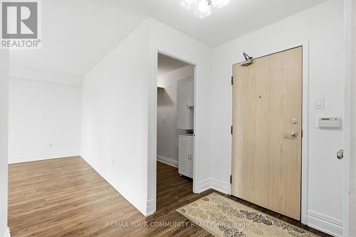 402 - 20 HARDING BOULEVARD , Richmond Hill, Ontario L4C 9S4 5