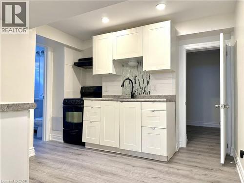 62 BOND Street Unit# 1 , Kitchener, Ontario N2H 4S5 5