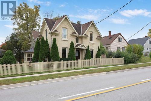 296 EAGLE STREET  Newmarket, ON L3Y 1K1