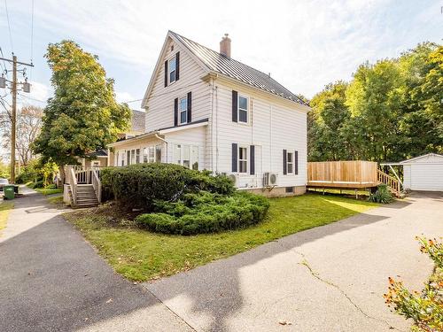 29 Klondyke Street  Kentville, NS B4N 1J1