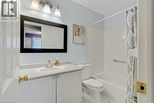4pc Main Bath - 94 Dawn Crescent, Cambridge, ON 