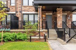 7 - 40 BAYNES WAY Bradford West Gwillimbury, ON L3Z 4M4