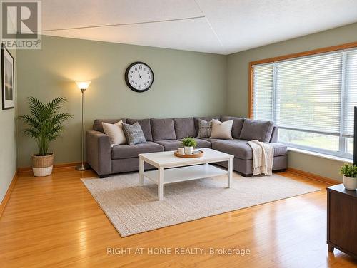 UPPER - 30 SAN REMO DRIVE , Hamilton, Ontario L9C 5N3 3