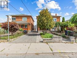 635 GLENHOLME AVENUE Toronto, ON M6E 3G8