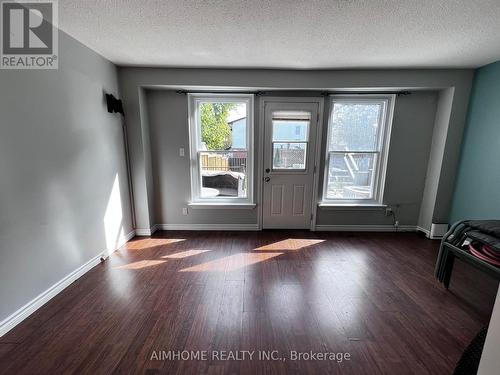 676 BALSAM CRESCENT , Oshawa, Ontario L1J 6A2 2