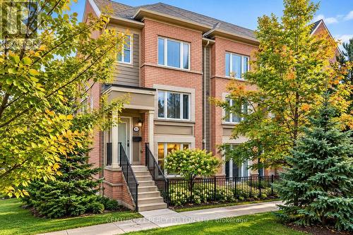 15951 BAYVIEW AVENUE  Aurora, ON L4G 0S3