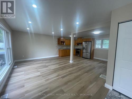 462 CORONATION BOULEVARD , Loyalist (Amherstview), Ontario K7M 5P9 4