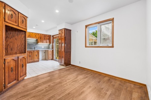 520 Rue Lartigue , Laval (Laval-des-Rapides), QC H7N 3T7 4