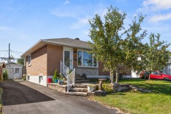 16 Rue Renaud  Gatineau (Gatineau), QC J8T 3A3