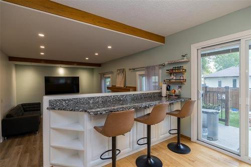 164 Hillmartin Dr, Winnipeg, MB 