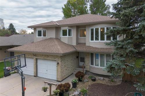 164 Hillmartin Dr, Winnipeg, MB 