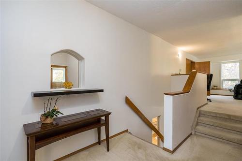 164 Hillmartin Dr, Winnipeg, MB 