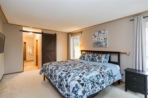 164 Hillmartin Dr, Winnipeg, MB 